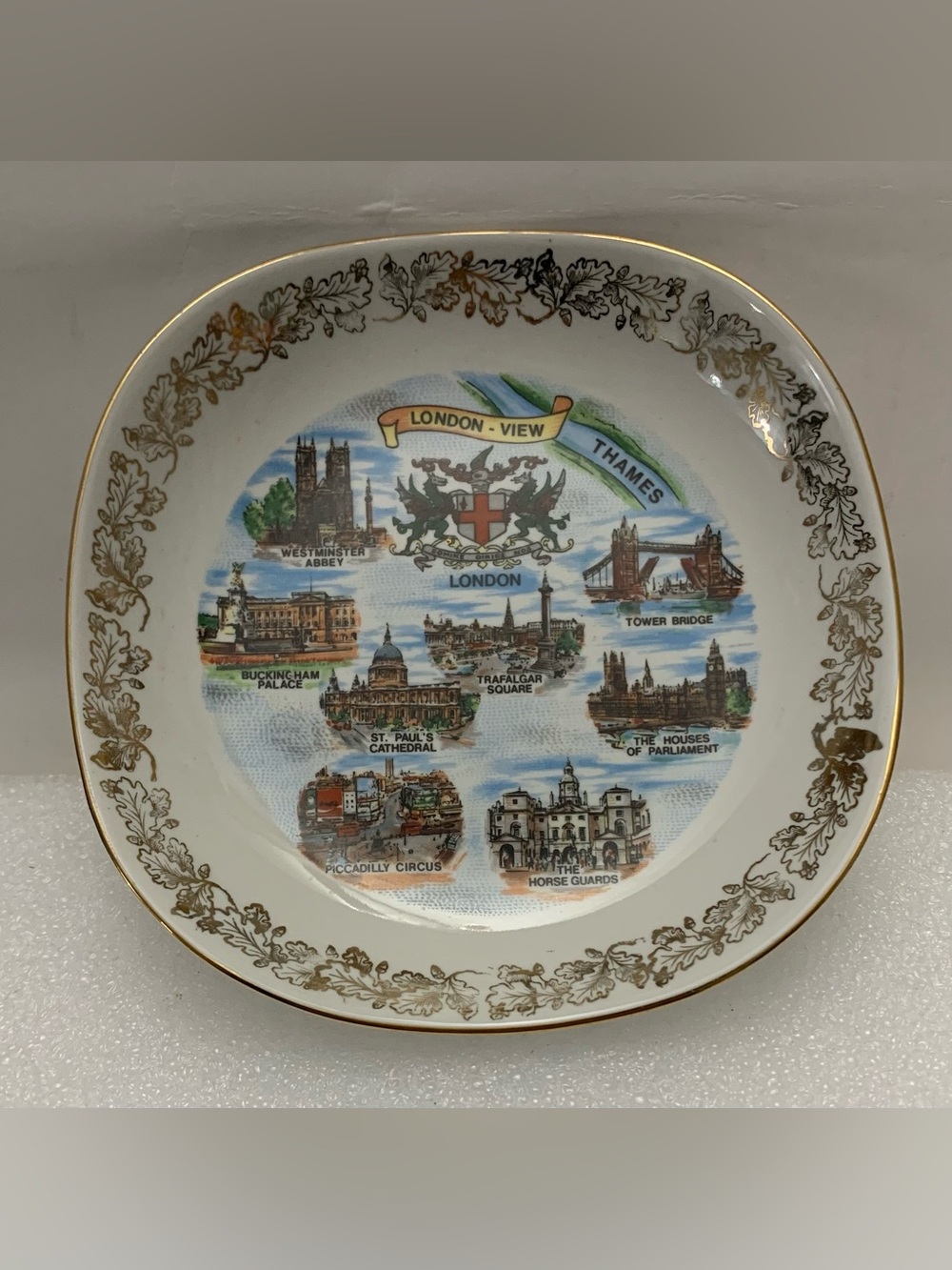 Vintage 1970s Heinrich & Co - London Round Souvenir Collectible Plate